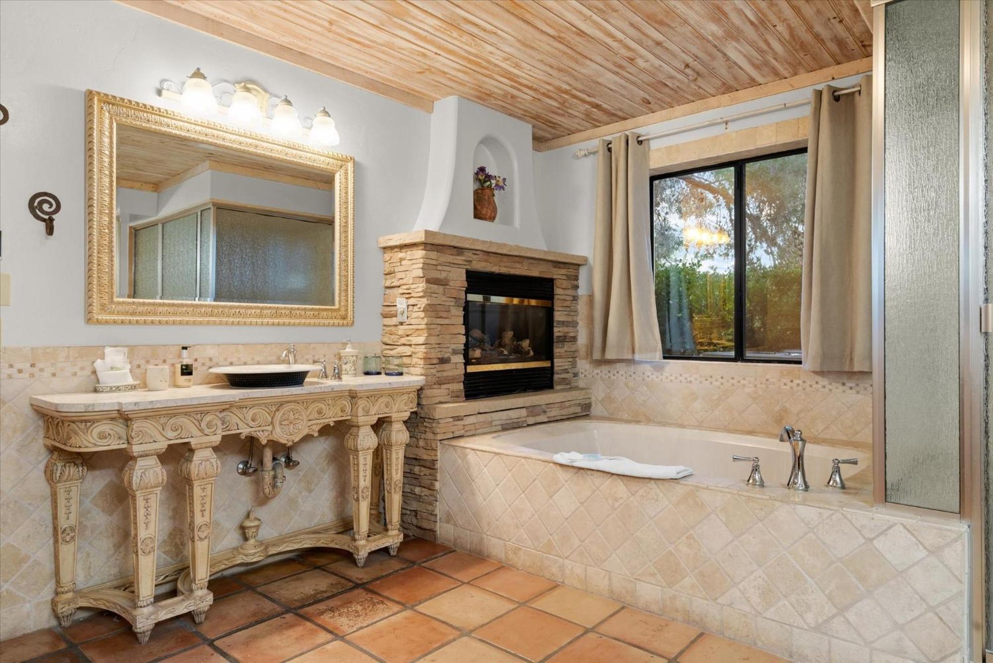 Apartment Adobe Village 1 Bedroom Suite-